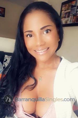 196678 - Yarleisy Age: 39 - Colombia