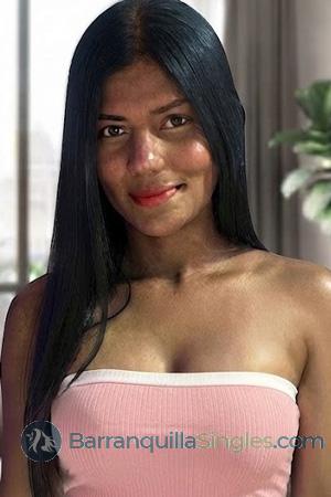 228306 - Laura Age: 26 - Colombia